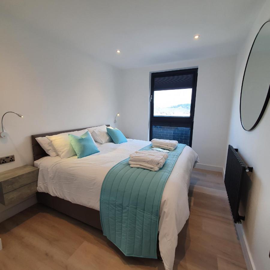 Central Penthouse With Hot Tub & Views 24 Cheltenham Eksteriør billede